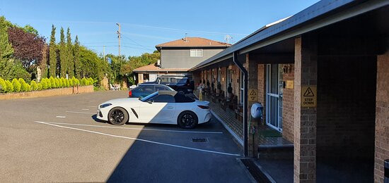 White Lanterns Motel主图