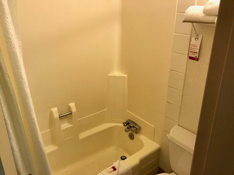 Super 8 by Wyndham Lethbridge主图