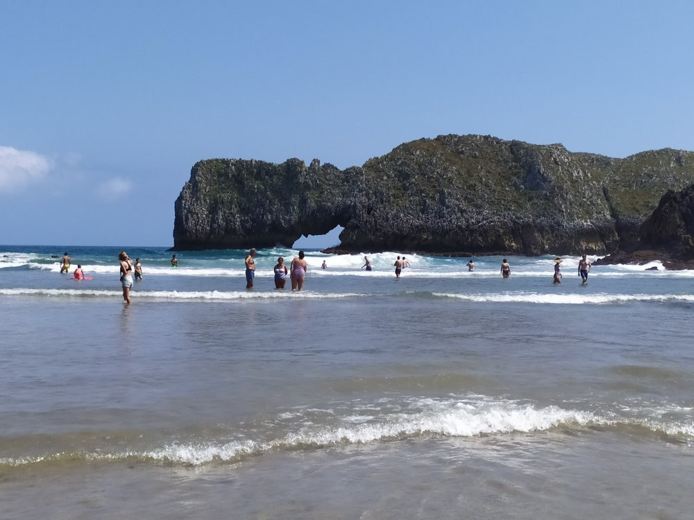 Playa de Berellin-Prellezo必去景点