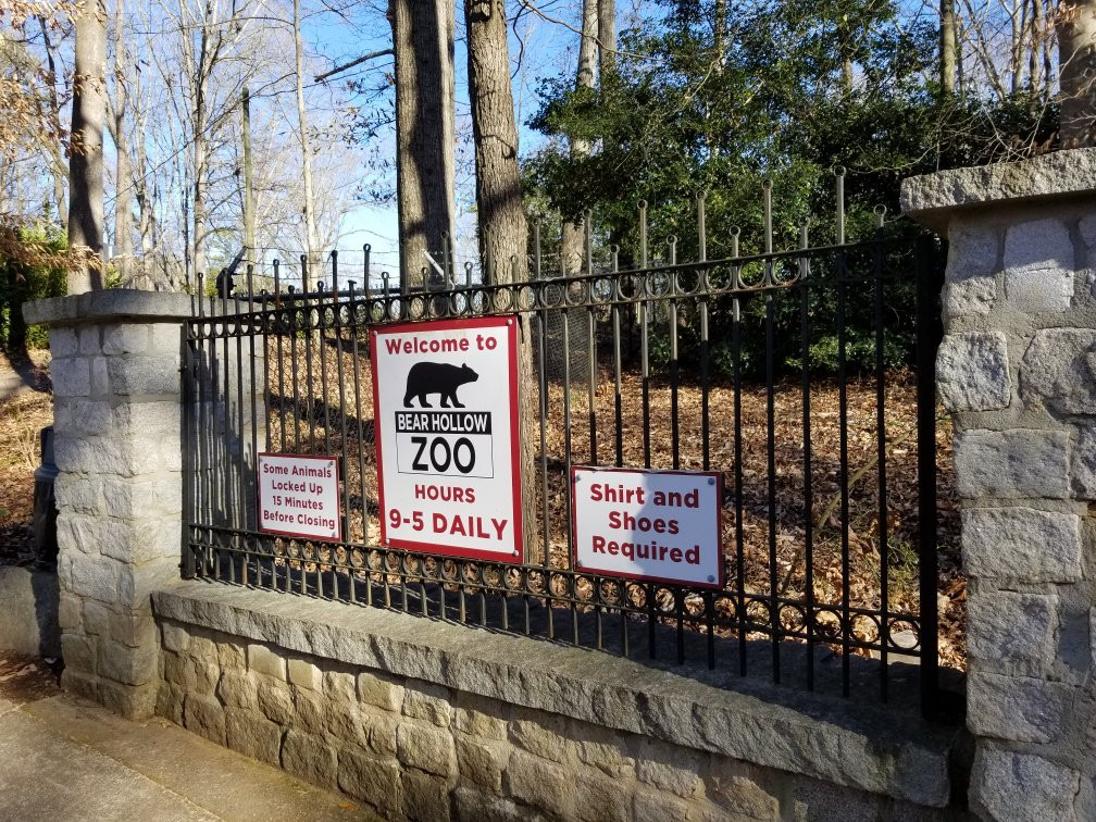Bear Hollow Zoo景点图片