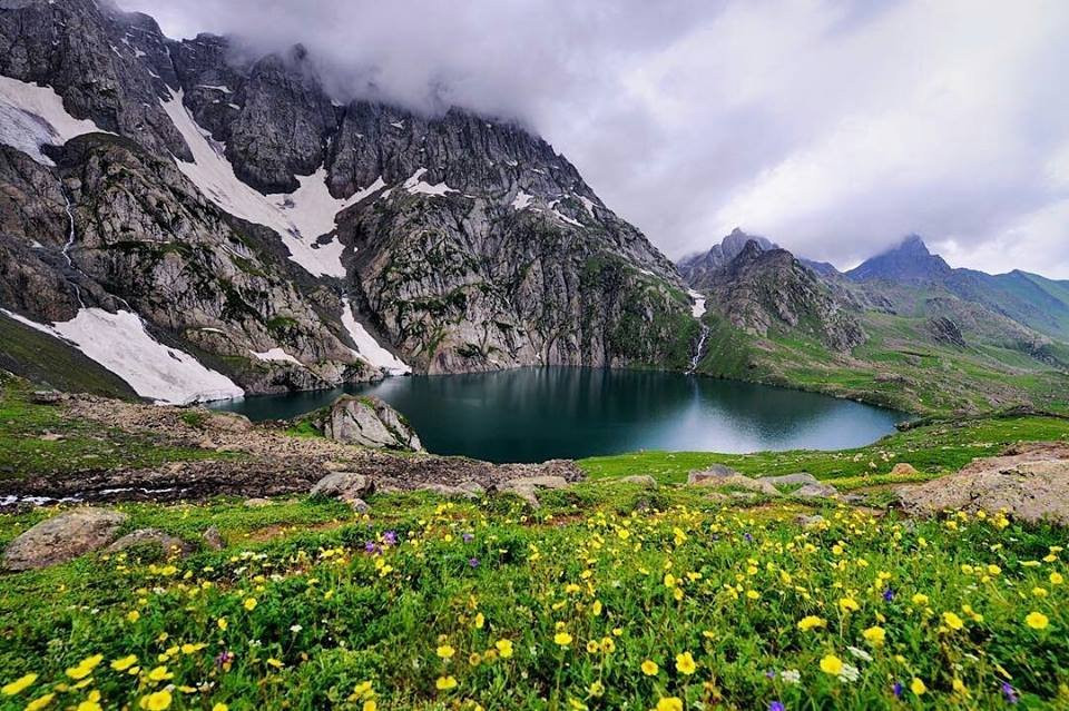 Gadsar Lake景点图片