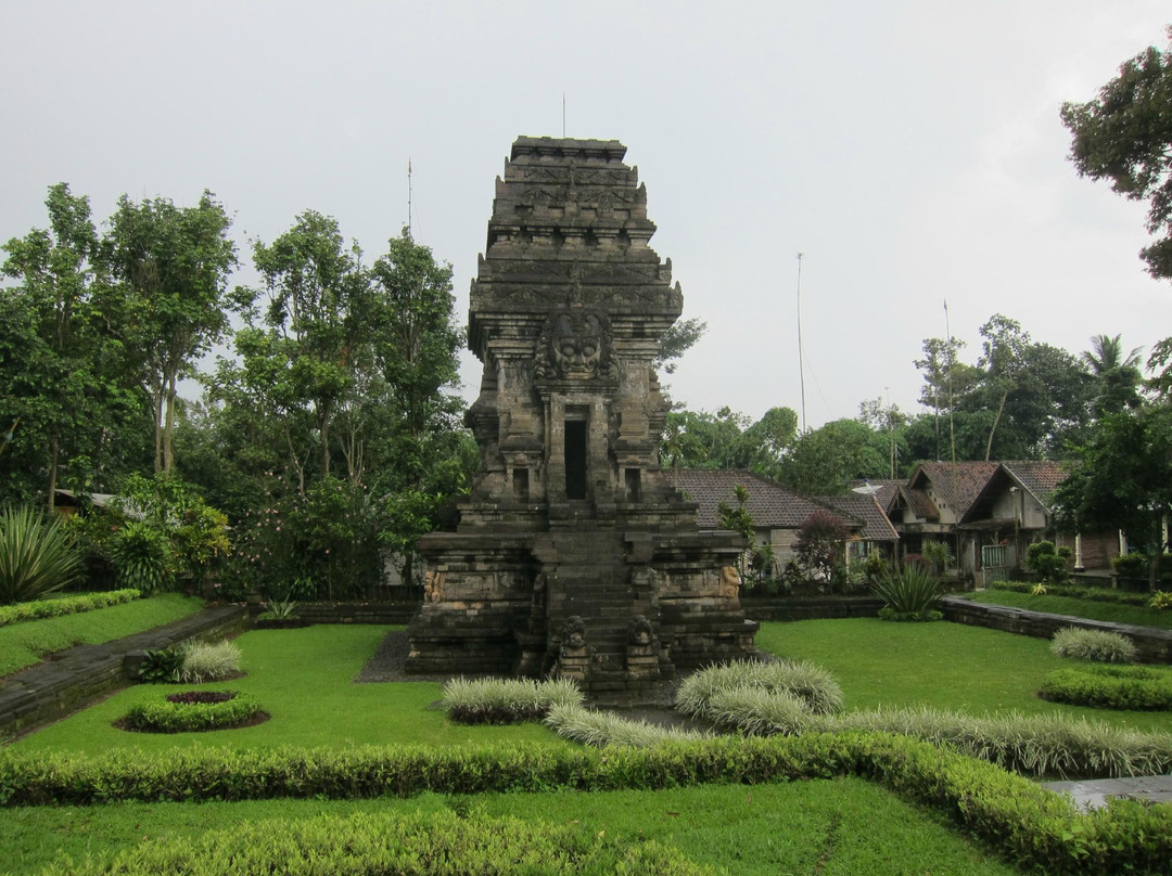 Candi Kidal景点图片