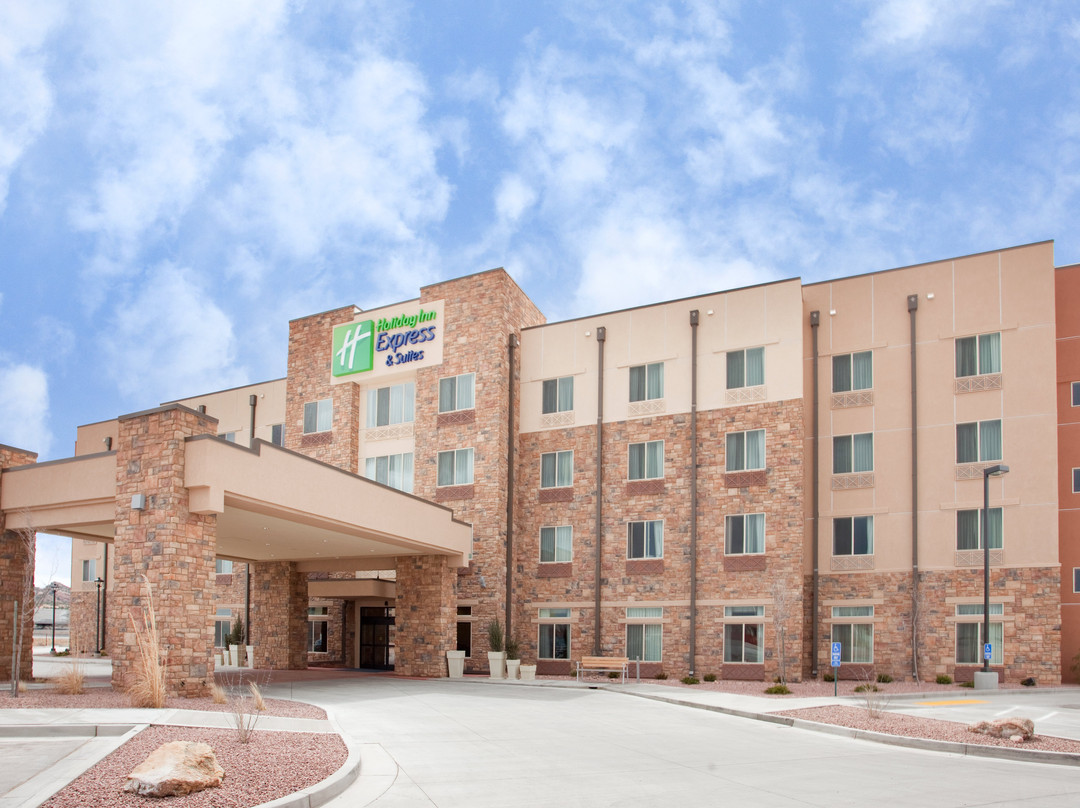Holiday Inn Express & Suites Gallup East by IHG主图