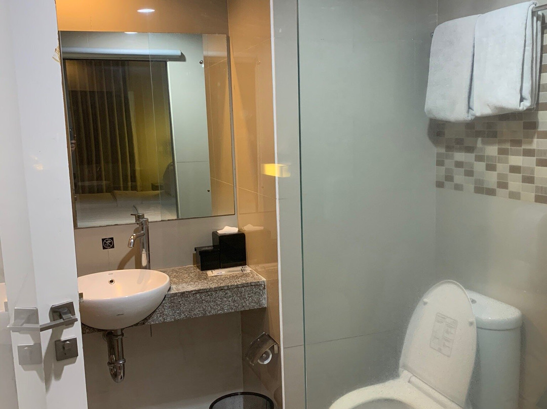 Hotel Neo Candi Simpang Lima - Semarang主图