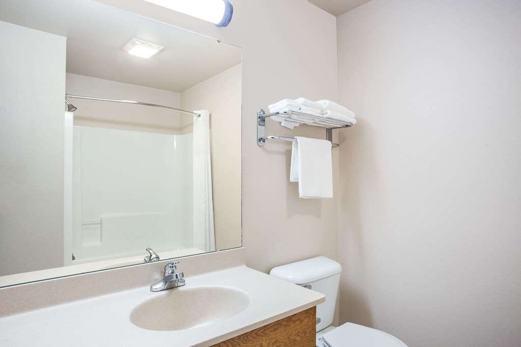 Super 8 by Wyndham Monroe WI主图