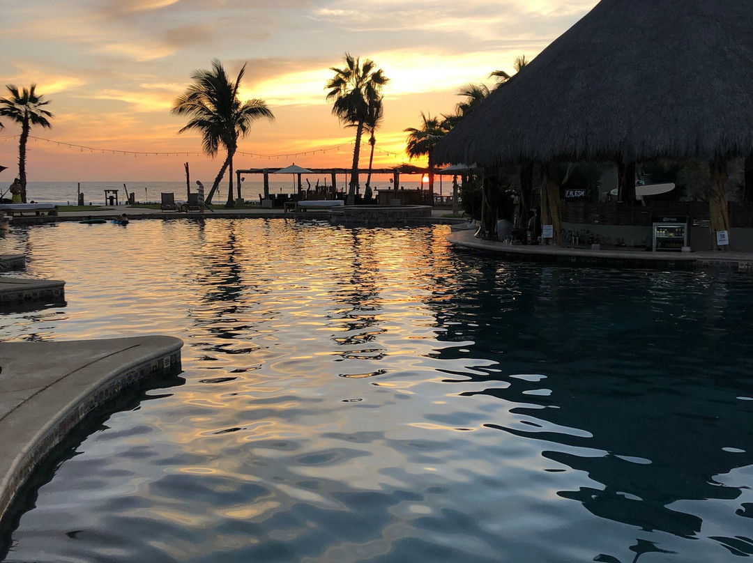 Cerritos Surf Town主图