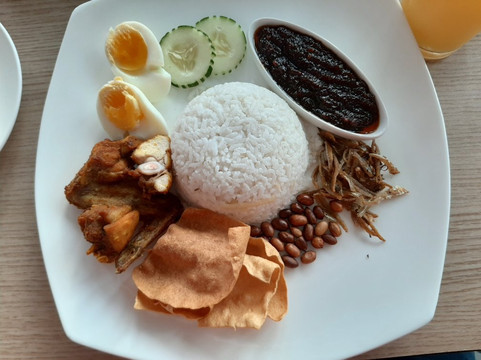 兰卡威珍南海滩法维酒店主图