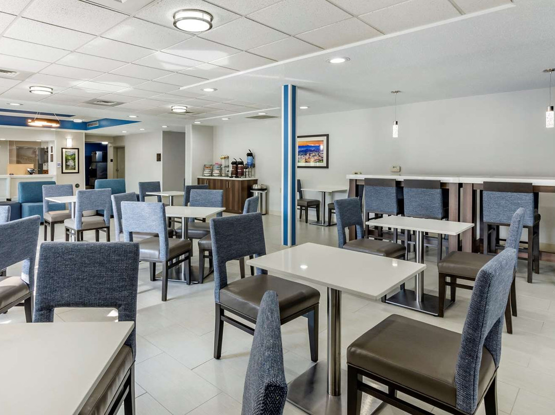 Comfort Inn & Suites Troutville - Roanoke North / Daleville主图