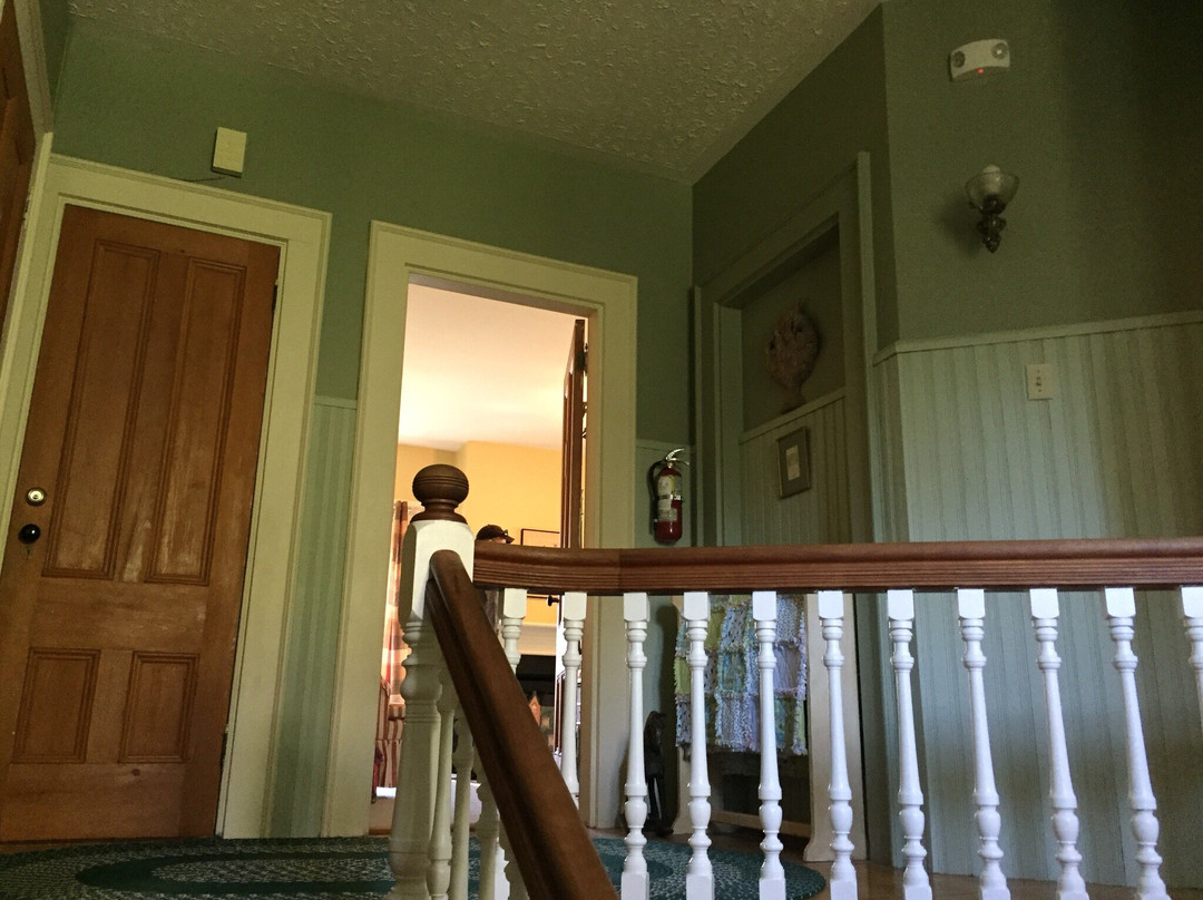 The Lark & Loon Inn主图