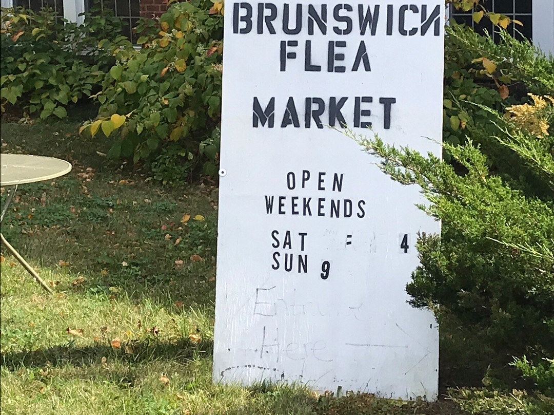 New Brunswick Flea Market景点图片