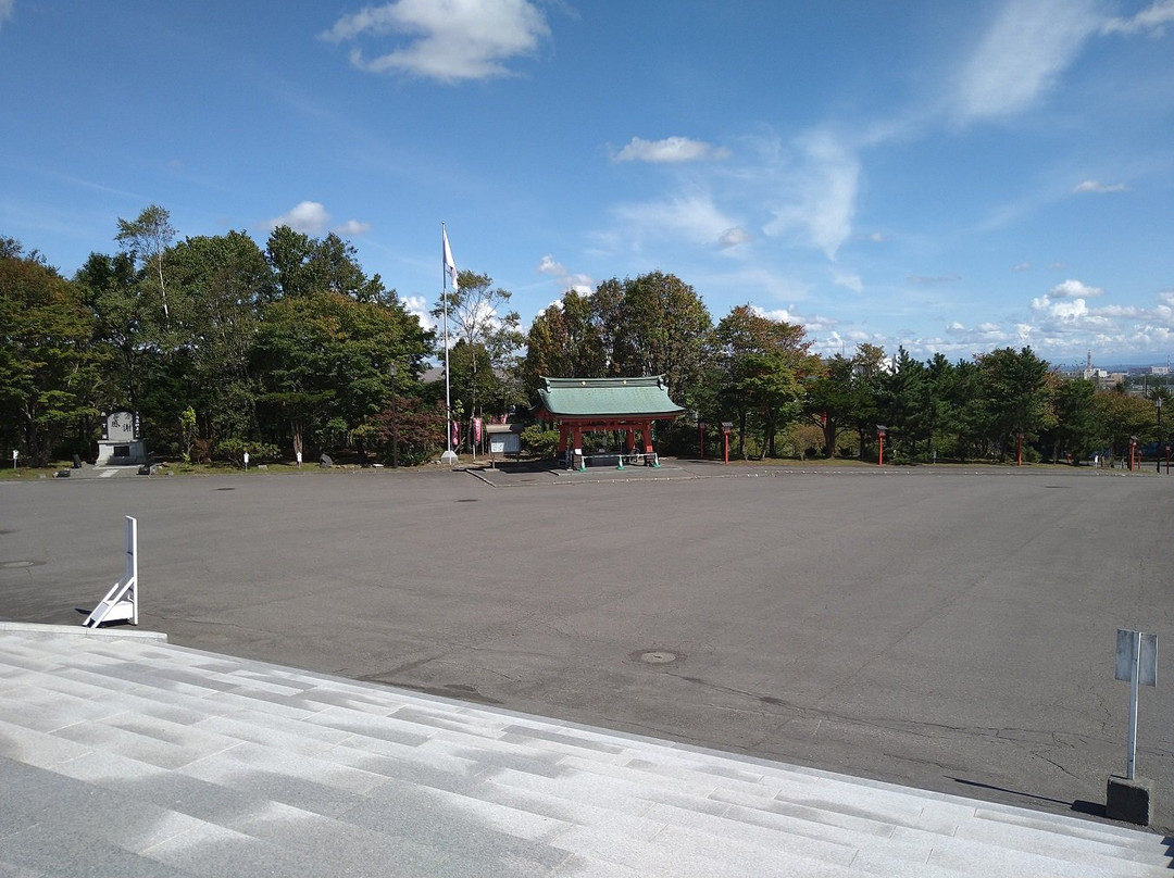Tarumaesan Shrine景点图片