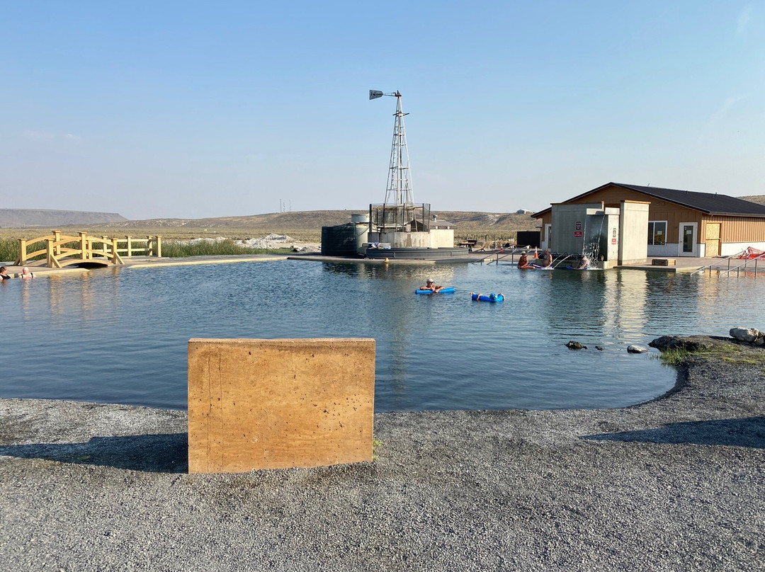 Crystal Crane Hot Springs-Crane必去景点