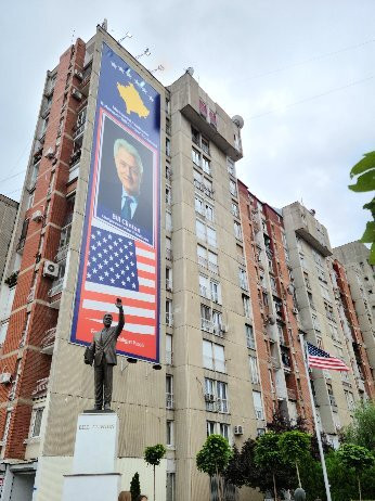 Bill Clinton Statue-普里什蒂纳必去景点
