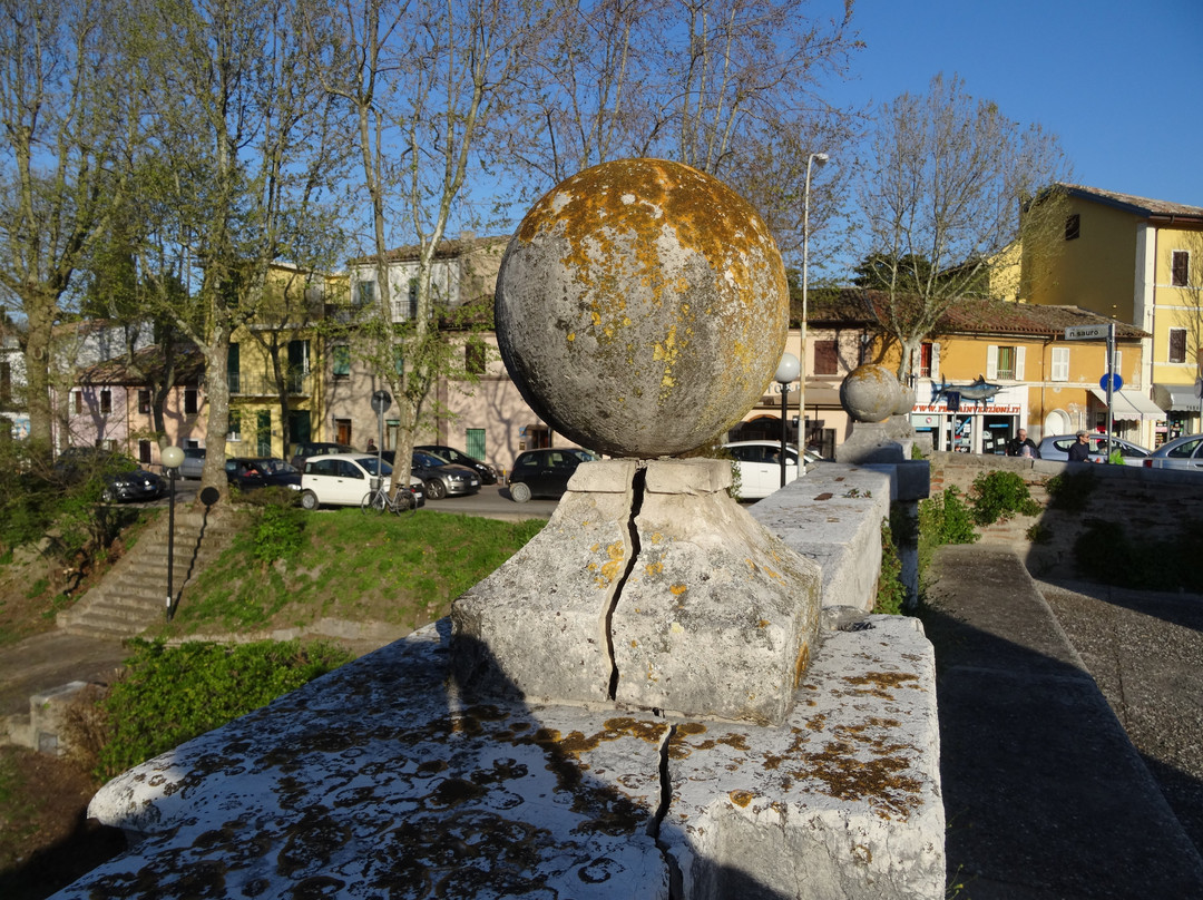 Canale Albani-法诺必去景点