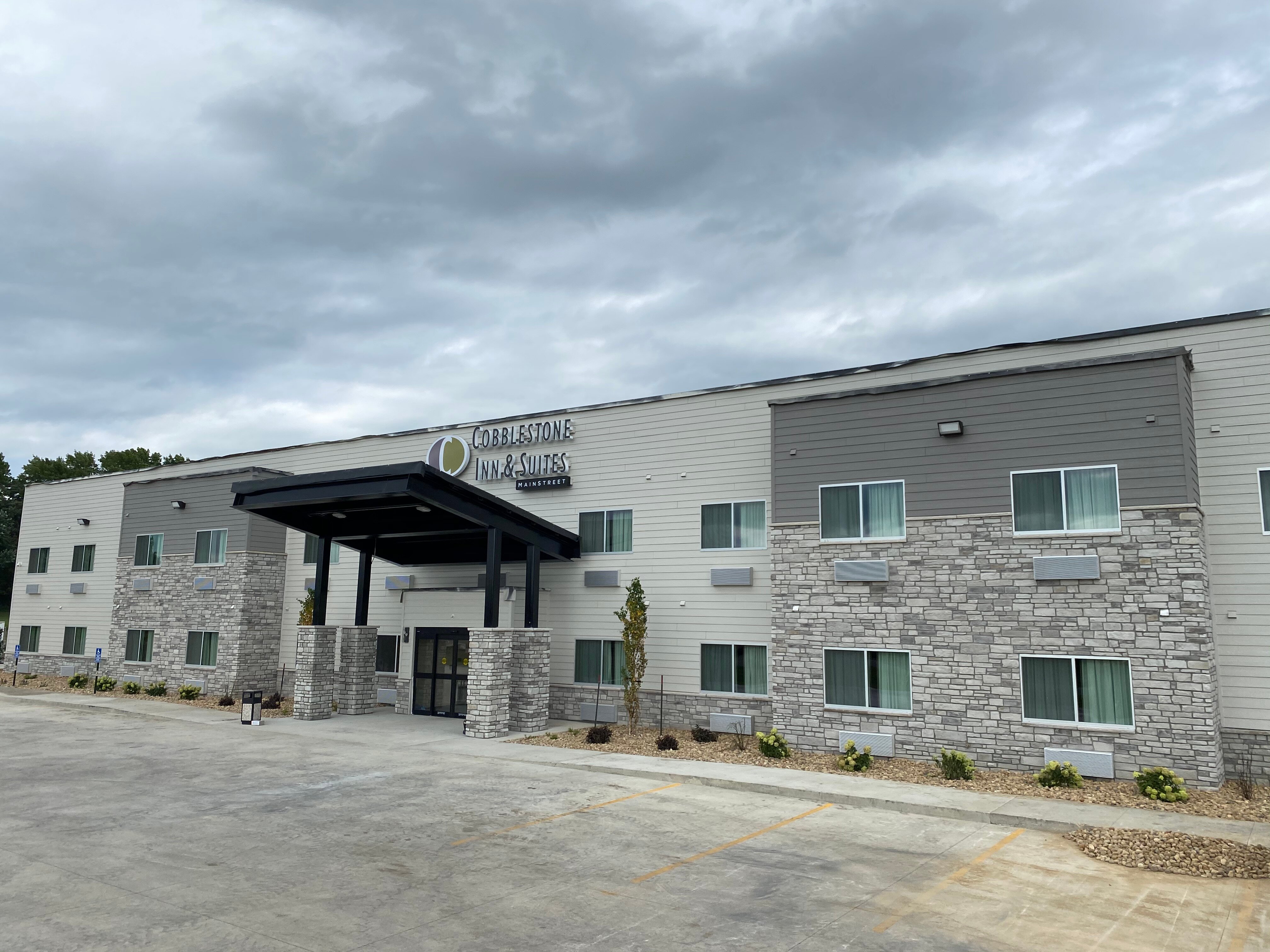 Cobblestone Inn & Suites - Forest City-官方