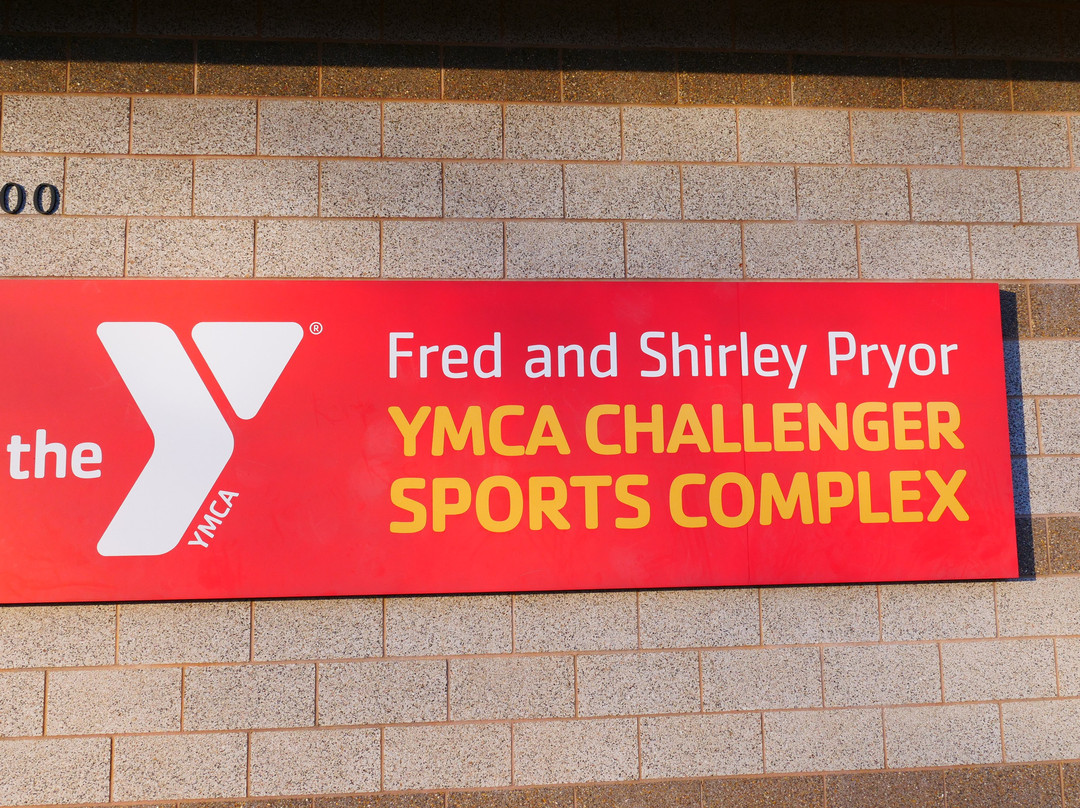 YMCA Challenger Sports Complex景点图片