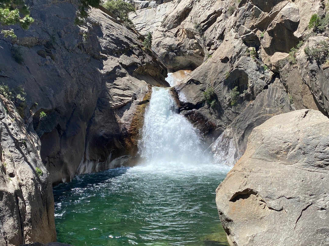 Roaring River Falls-红杉&国王峡谷国家公园必去景点