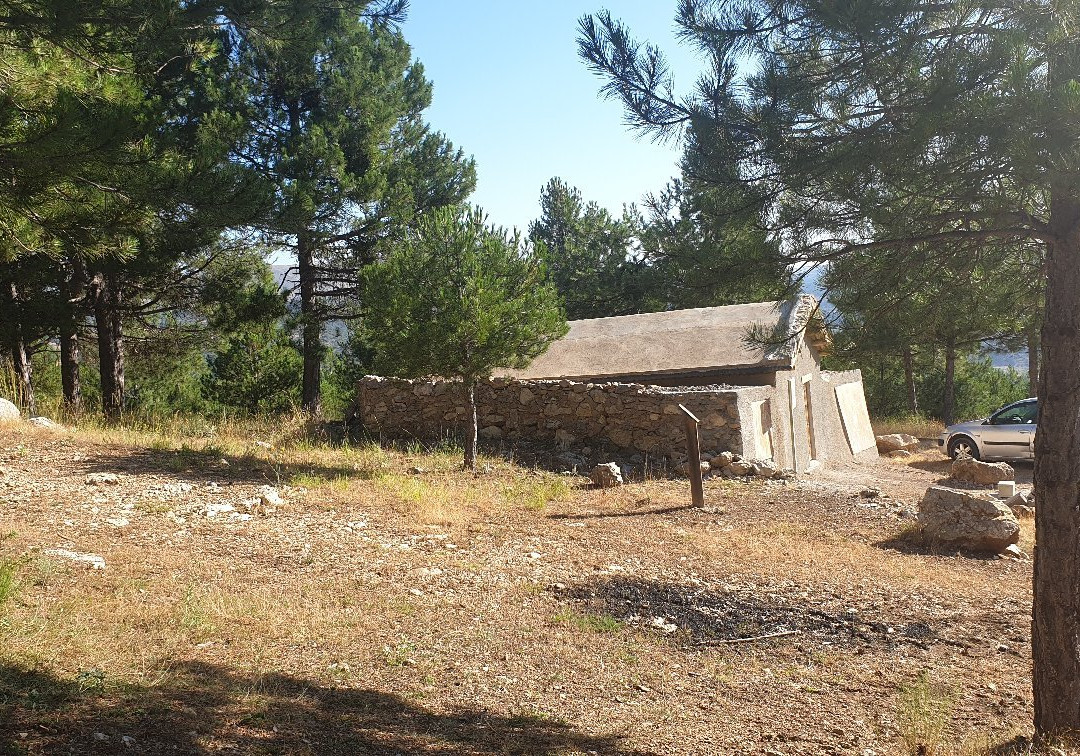 Refugio De La Sagra景点图片
