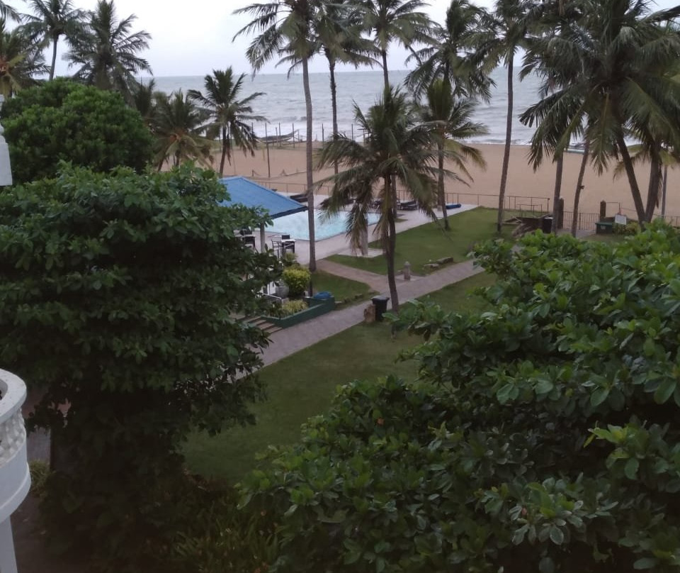 卡默洛海滩酒店主图