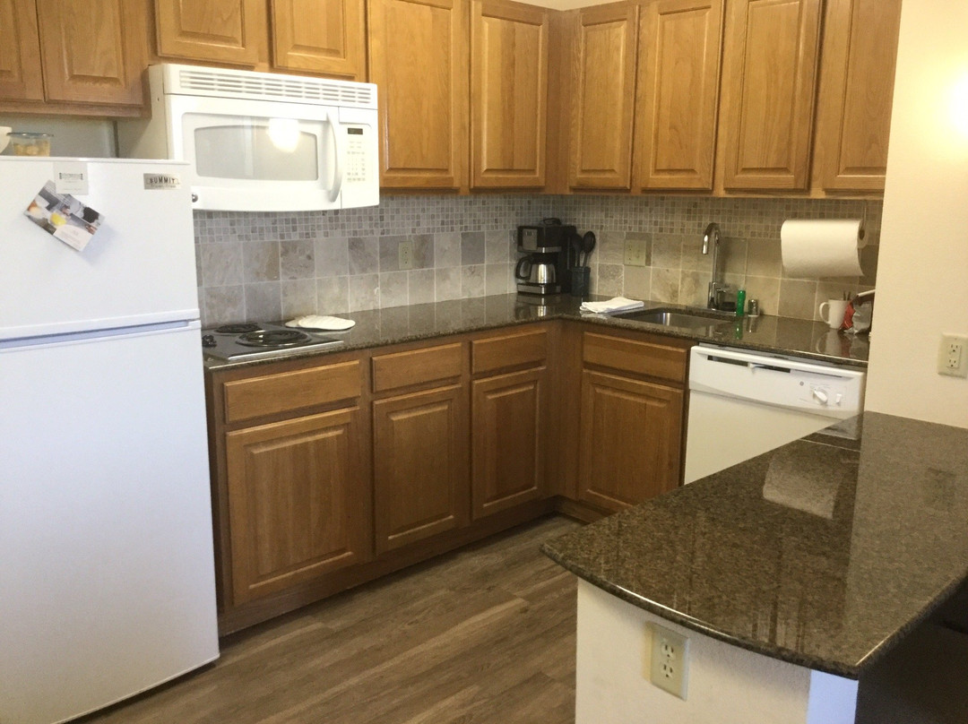 密尔沃基机场南驻桥套房酒店主图