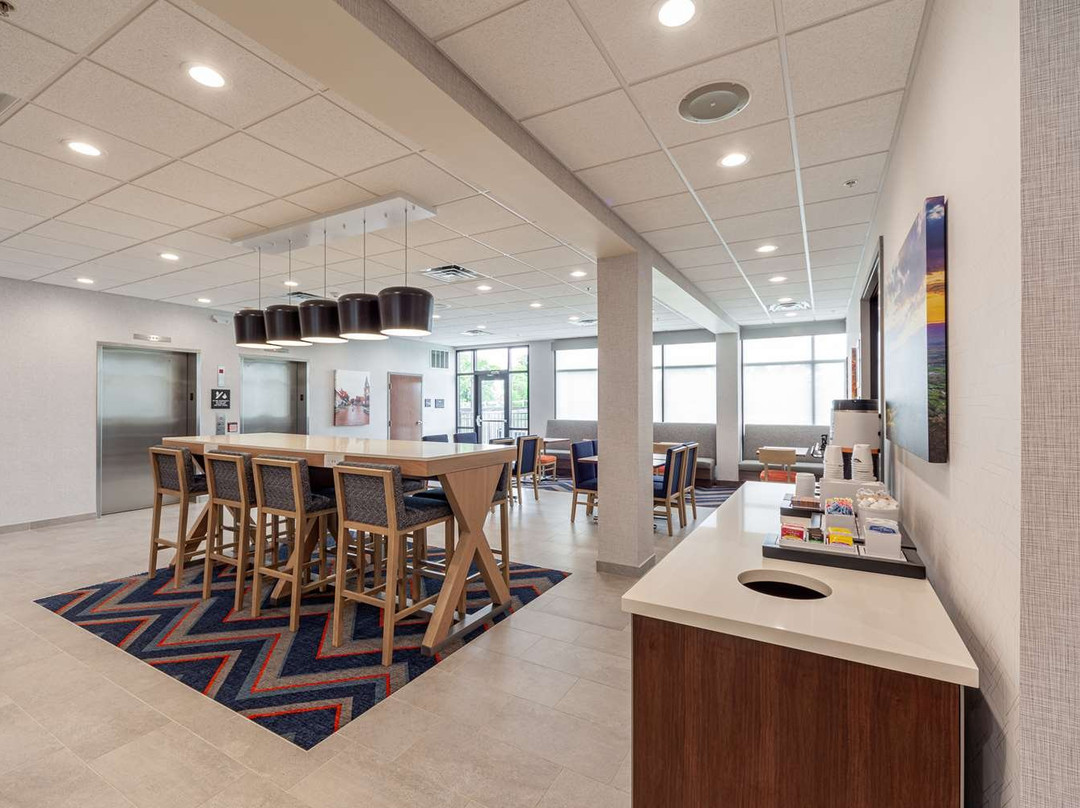 Hampton Inn Winchester North / Conference Center主图