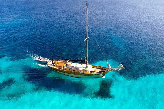 zefiro tour in catamarano nell'arcipelago di La Maddalena-拉马达莱娜必去景点