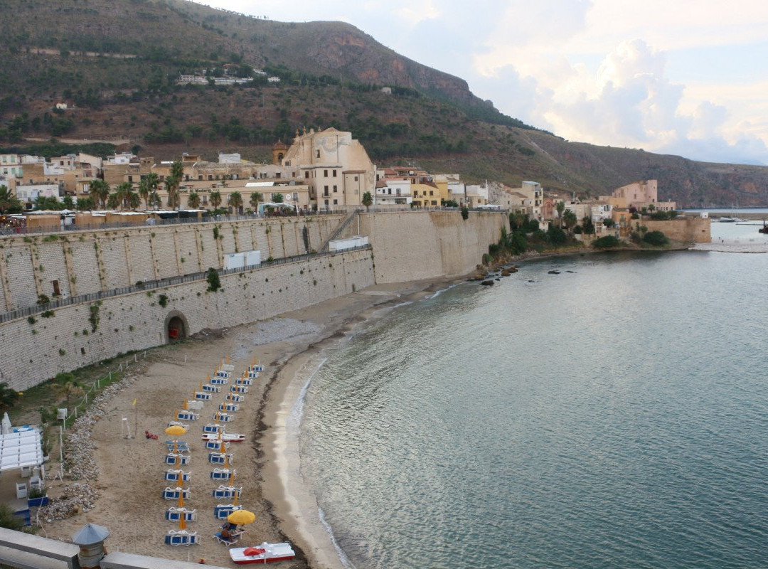 Lido Petrolo-戈尔福海堡必去景点