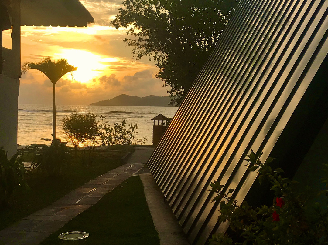 拉迪格岛旅馆主图