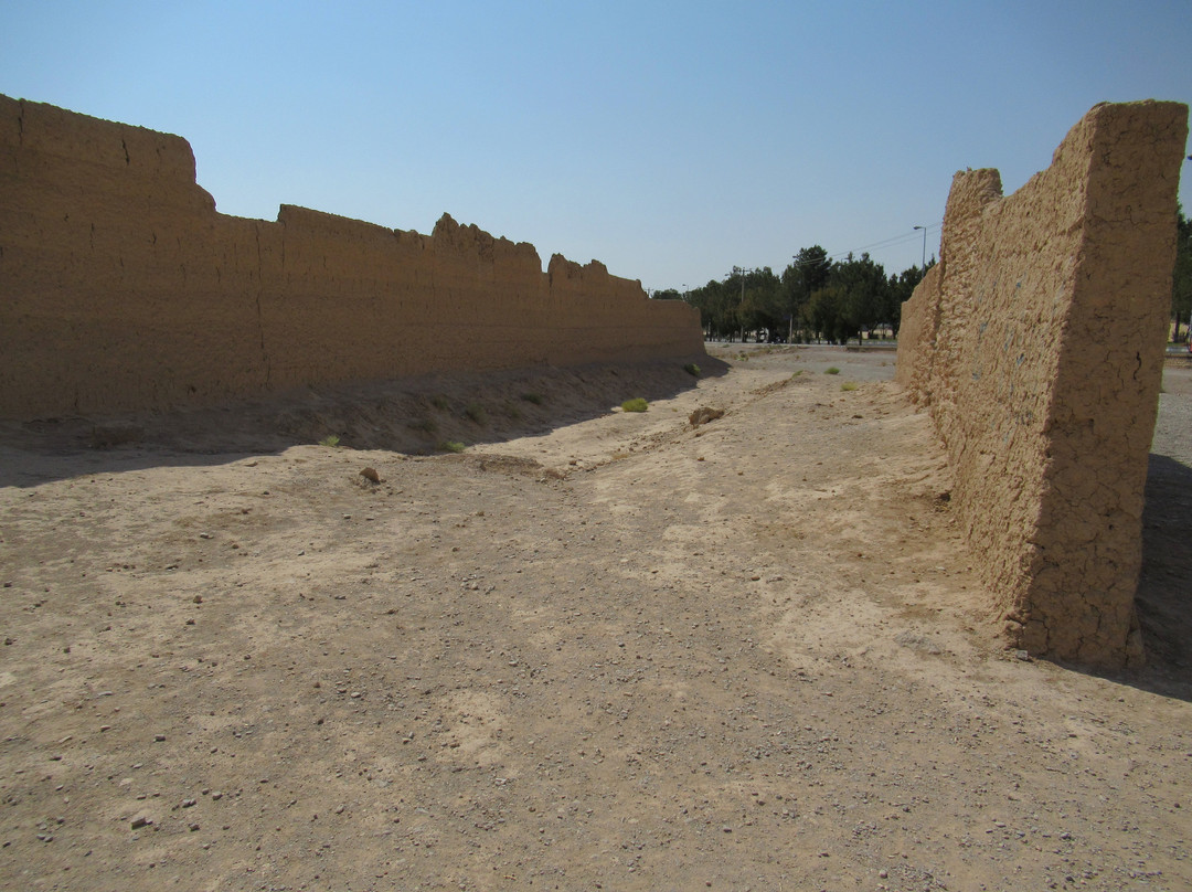 Bricked ice storage of AbarKuh景点图片