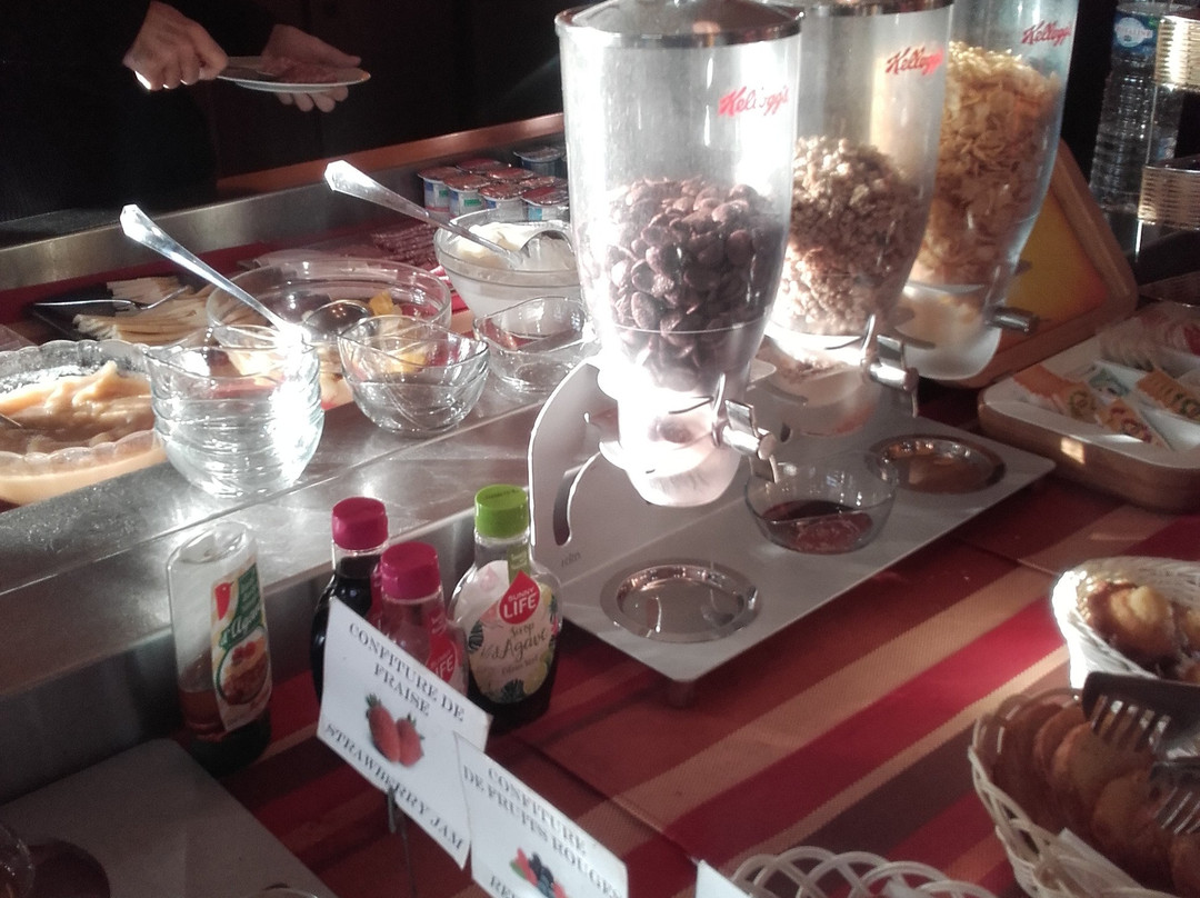 FH Confort Hôtel Orléans主图