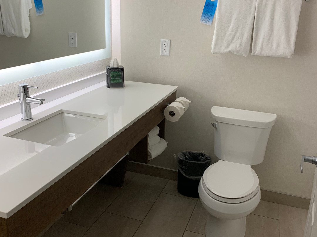 Holiday Inn Express Whitby Oshawa by IHG主图