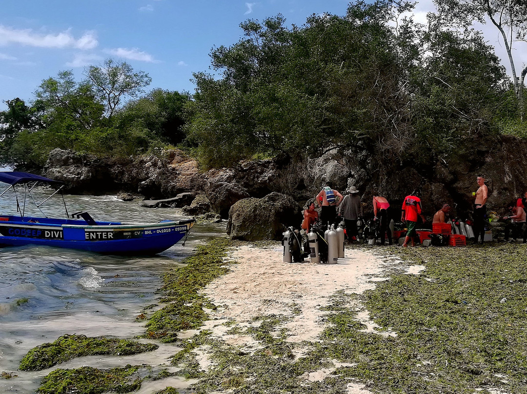 GoDeep Philippines - Diving Center-塔拉瓦环礁必去景点