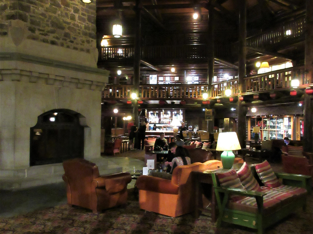 Bar Le Foyer at Fairmont Le Château Montebello景点图片