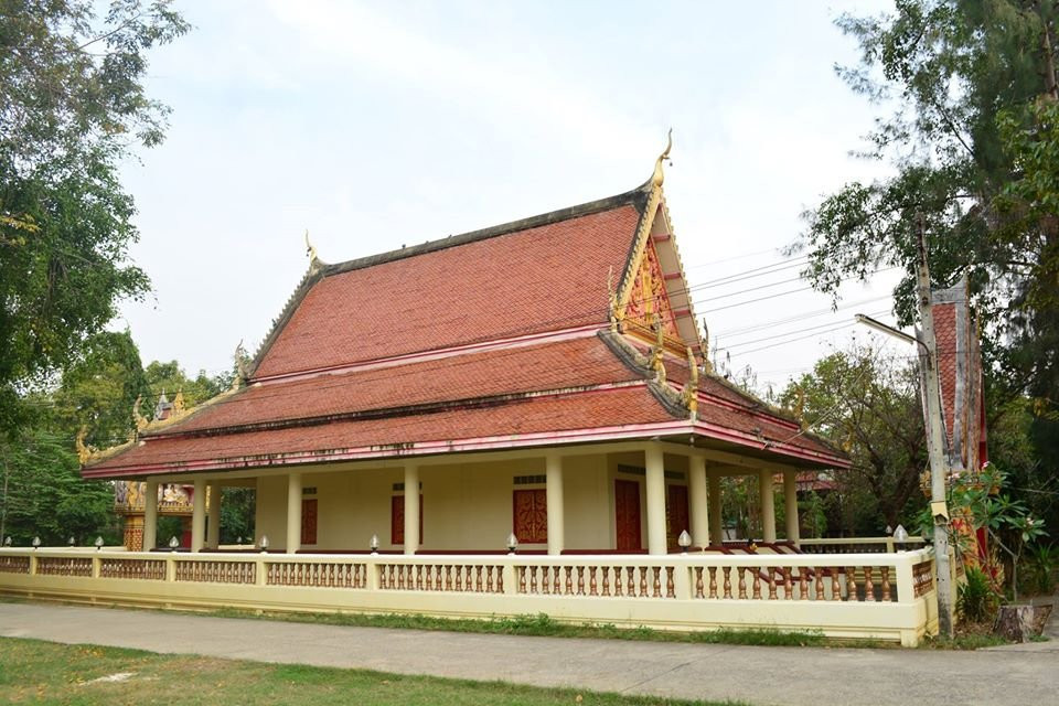 Chedi Yot Thong Temple-彭世洛必去景点