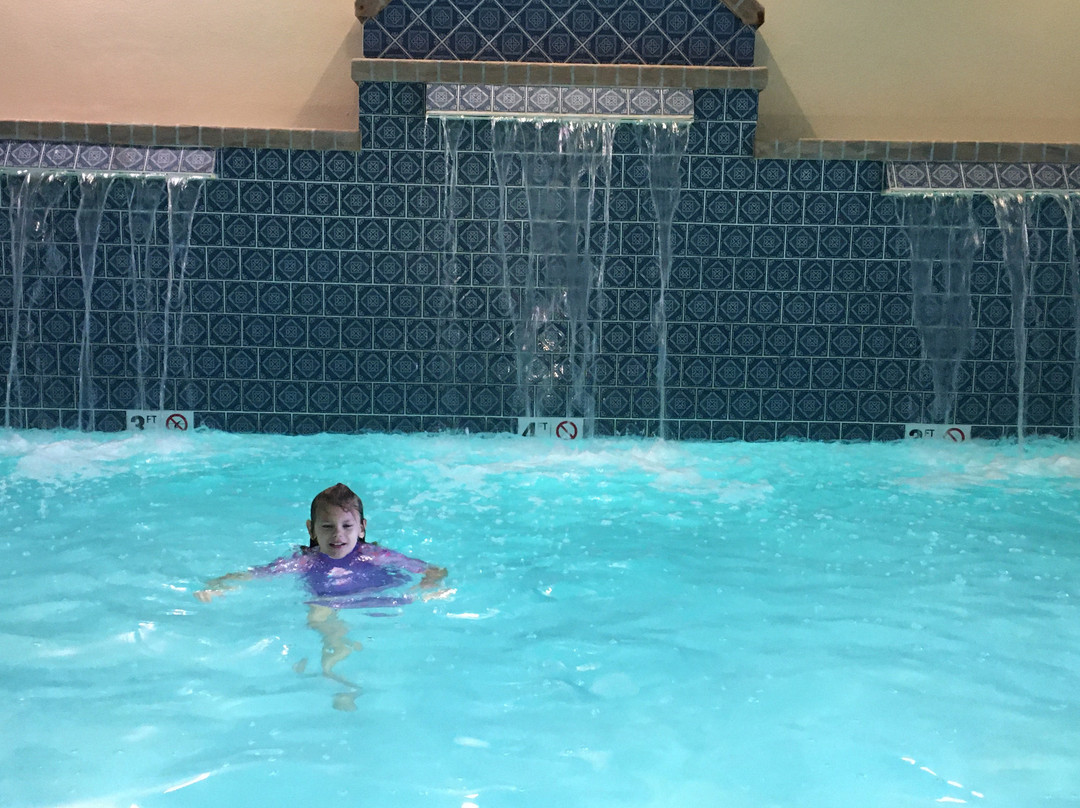 Ramada by Wyndham Topeka Downtown Hotel & Convention Center主图