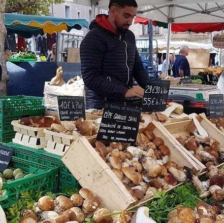 Les Halles de Meze