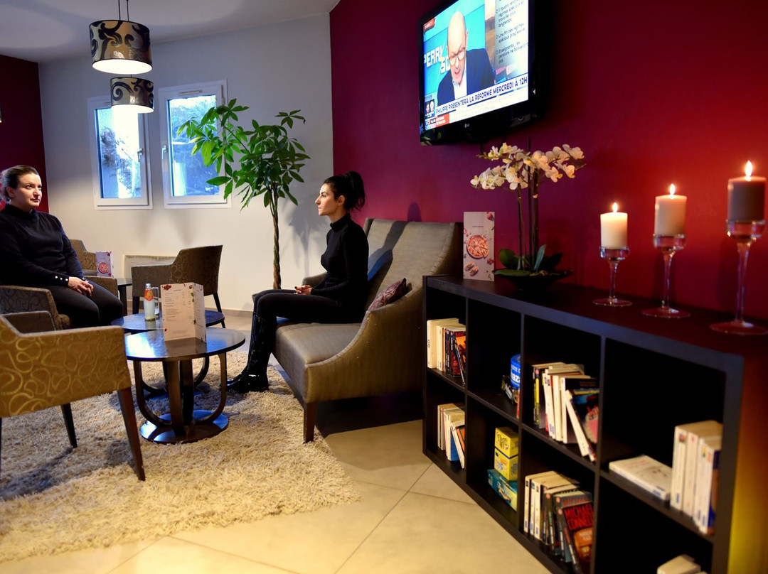 基里亚德尚贝里拉沃尔酒店主图