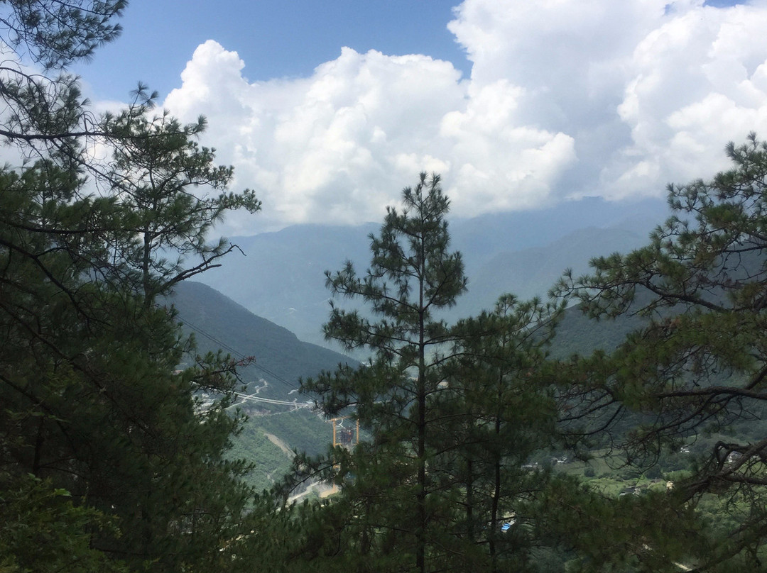 哈巴山小路-玉龙纳西族自治县必去景点