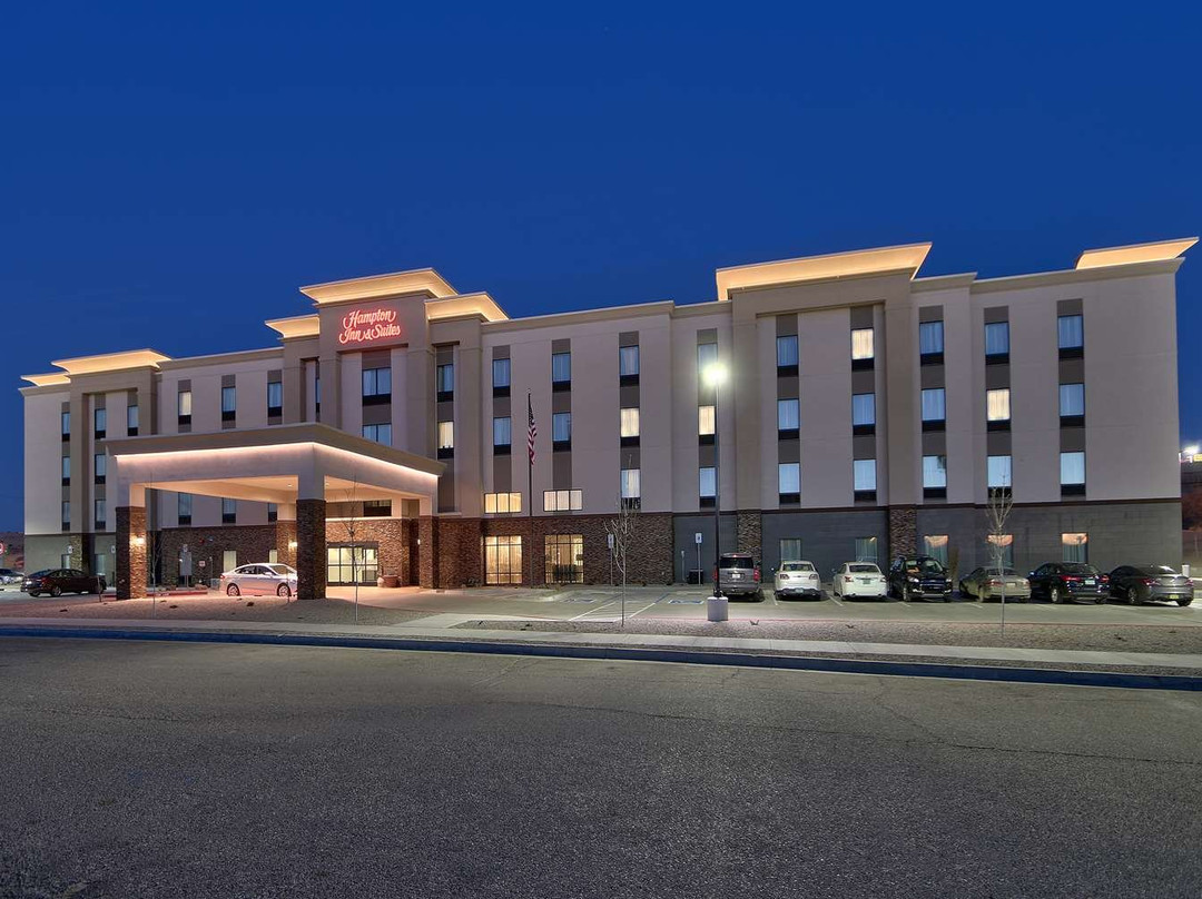 Hampton Inn & Suites Albuquerque/airport主图