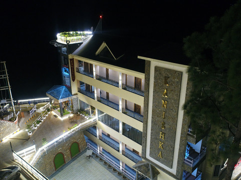 Sadhupul酒店住宿-Kanishka Retreat Resort Chail