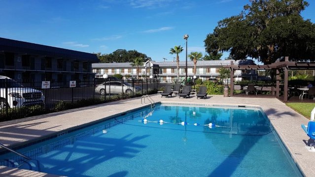 贝斯特韦斯特中央酒店-泳池