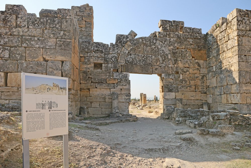 Anatolia Cemetery-巴穆卡丽必去景点