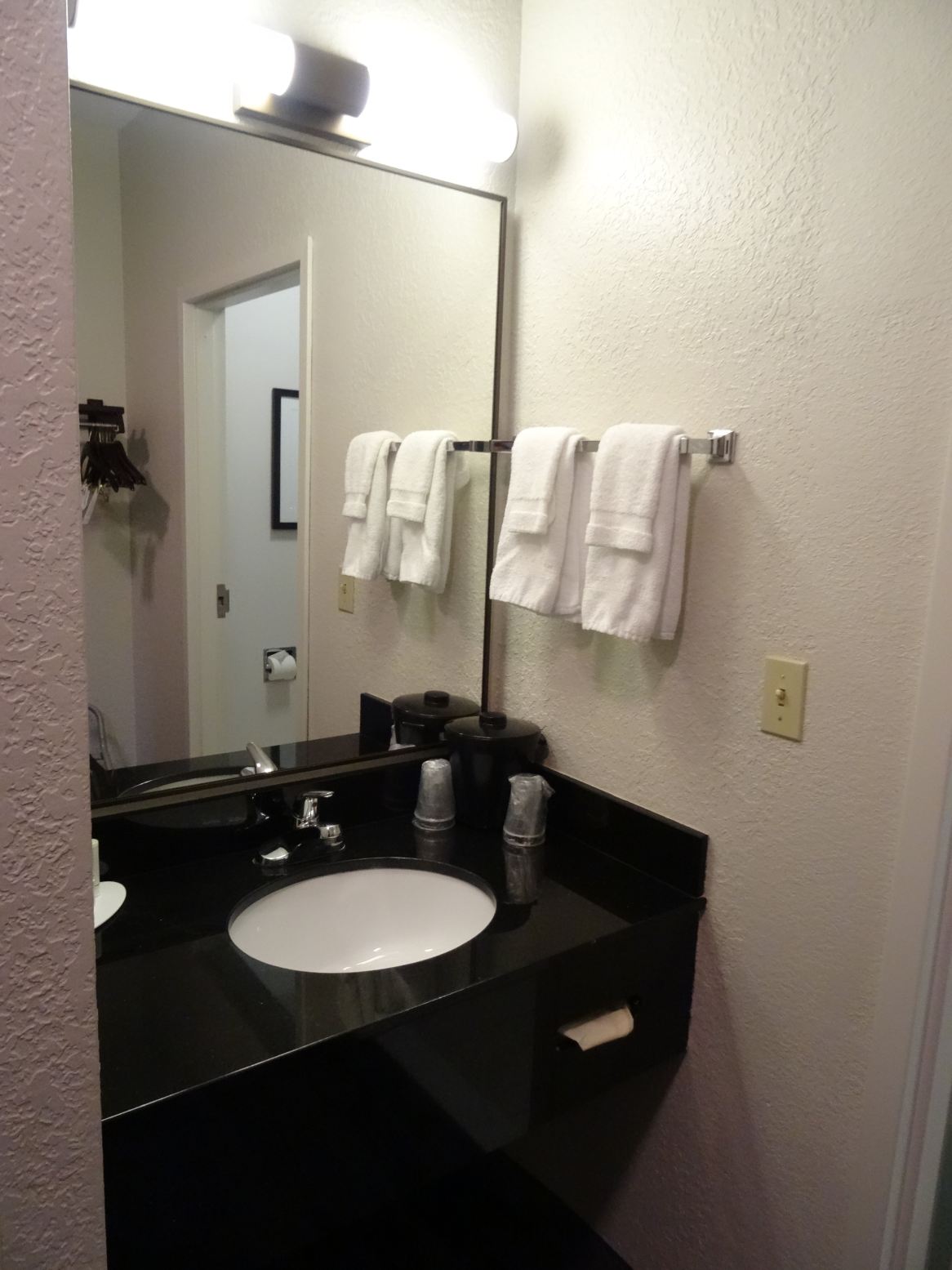 Fairfield Inn & Suites Chicago Naperville-浴室