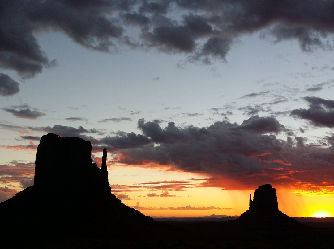 Three Sister Navajo Guided Tour-纪念碑公园必去景点