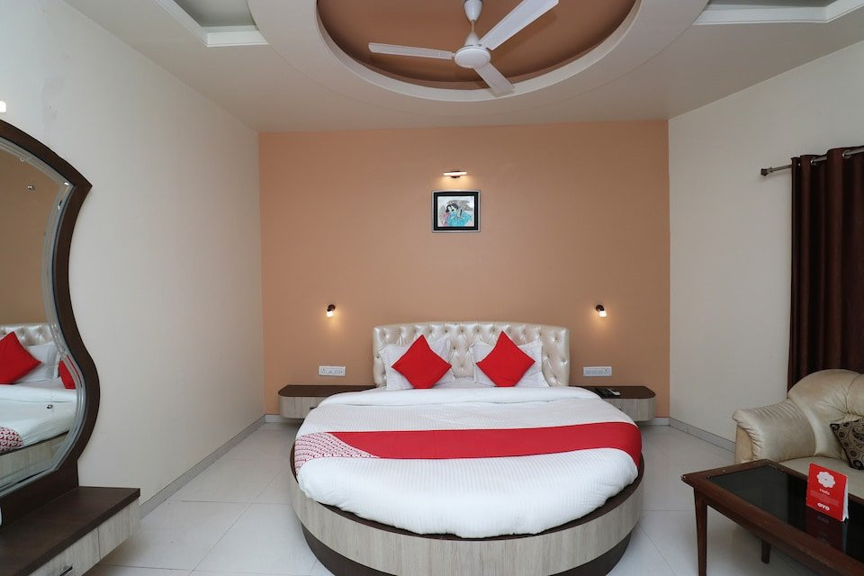 Hotel Mohan Palace主图