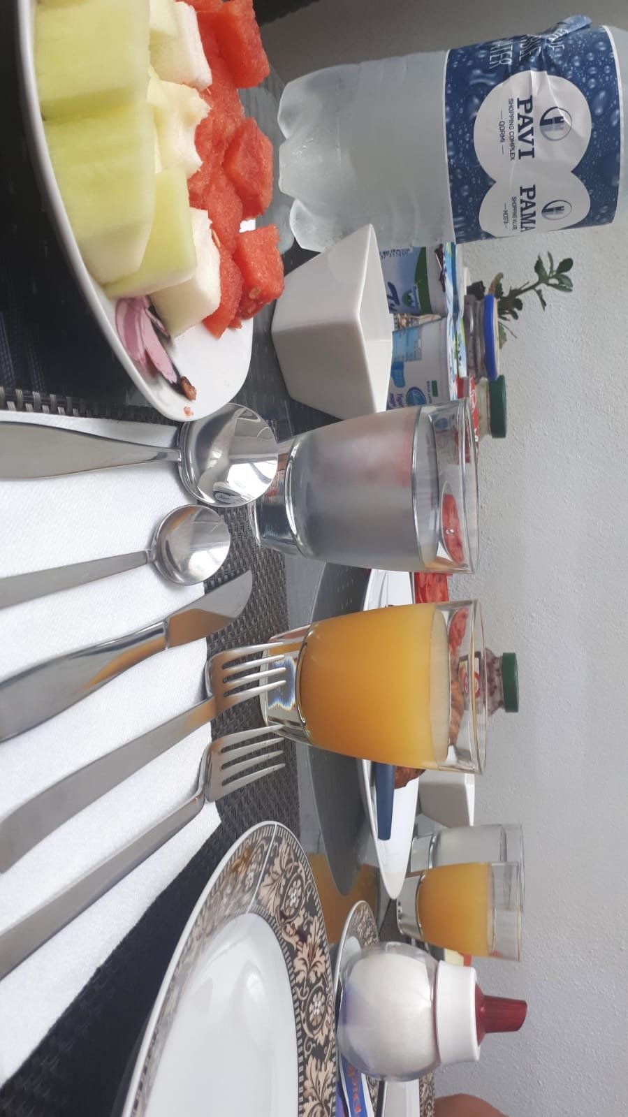 Escape to St Julians-餐饮