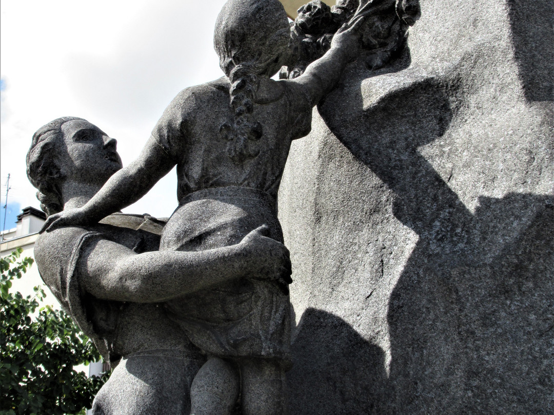 Monument aux bienfaiteurs-Romainville必去景点