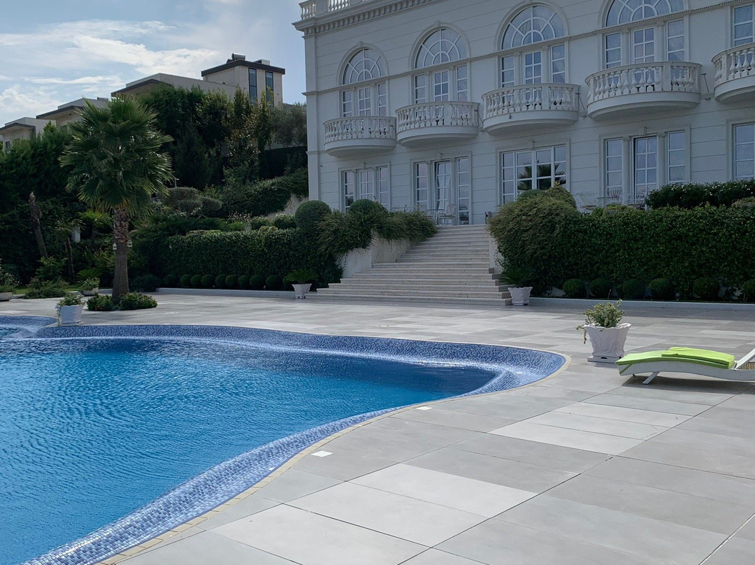 Royal Hill Hotel主图