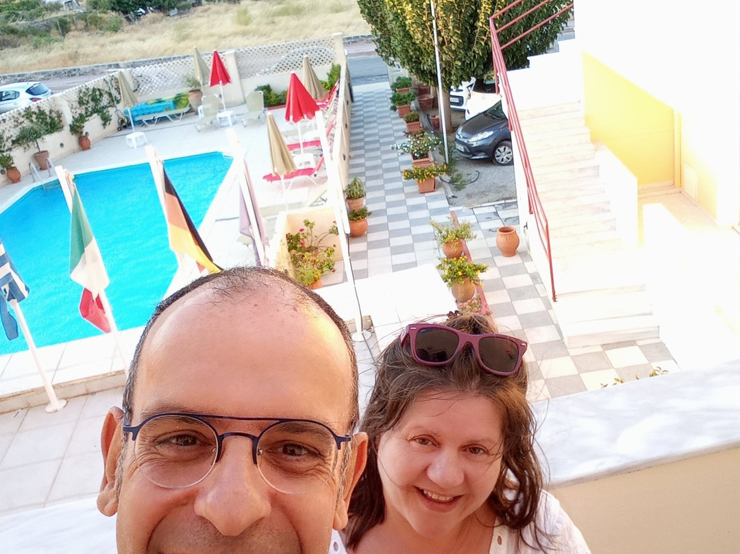 Hiona Holiday Hotel主图