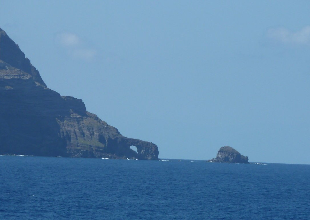 Arco Naturale DI Punta Perciato景点图片